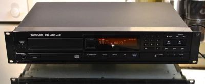 Лот: 13923995. Фото: 1. Tascam. CD-проигрыватели и чейнджеры