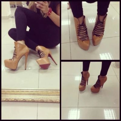 Лот: 3082832. Фото: 1. Туфли Louboutin цена снижена... Туфли