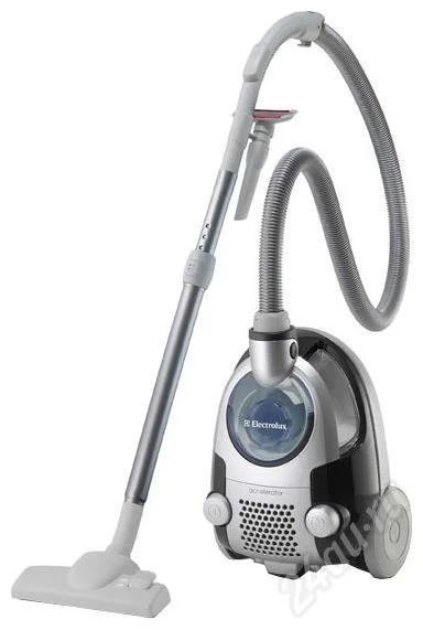 Лот: 358282. Фото: 1. Пылесос Electrolux ZAC 6816. Пылесосы, паровые швабры