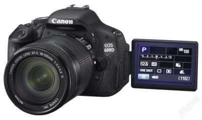 Лот: 3707170. Фото: 1. Зеркальная камера Canon EOS-600D... Цифровые зеркальные