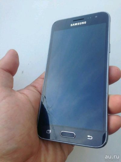 Лот: 9925389. Фото: 1. Samsung Galaxy j3 2016. Смартфоны