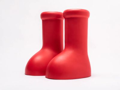 Лот: 24977612. Фото: 1. Сапоги MSCHF Big Red Boots. Кеды, кроссовки, слипоны
