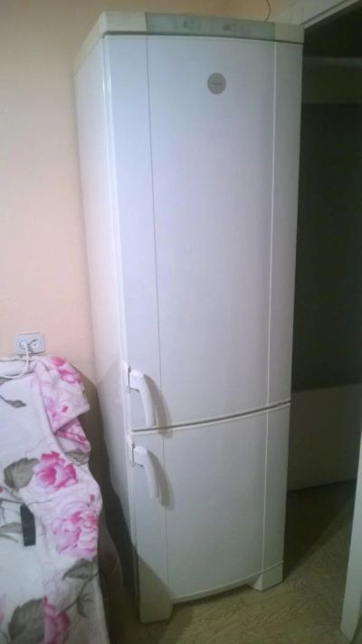Лот: 7715779. Фото: 1. Холодильник Electrolux. Холодильники, морозильные камеры