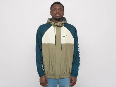 Лот: 21774446. Фото: 1. Ветровка Nike. Верхняя одежда