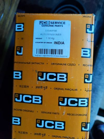 Лот: 24558471. Фото: 1. Ролик натяжной JCB4CX jcb 320... Двигатель и элементы двигателя