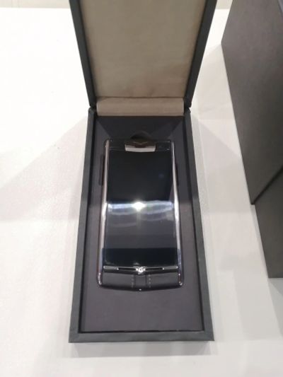 Лот: 15093126. Фото: 1. Vertu. Смартфоны