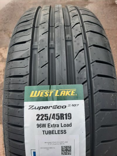 Лот: 24692796. Фото: 1. 225/45 R19 96W Westlake Zuper... Шины
