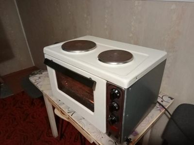 Лот: 18407812. Фото: 1. Плита духовка двухкомфорочная... Плиты, духовые шкафы, варочные поверхности