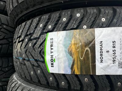 Лот: 24397611. Фото: 1. Зимняя резина 195/65 R-15 "Ikon... Шины