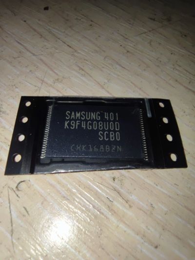 Лот: 19788421. Фото: 1. K9F4G08U0D микросхема K9F4GO8U0D... Микросхемы