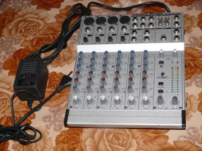 Лот: 5395275. Фото: 1. микшер пульт behringer МХ 802А. Микшеры, предусилители, микрофонные эффекты
