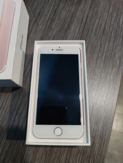 Лот: 17107650. Фото: 1. IPhone 7. Смартфоны