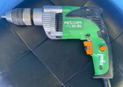 Лот: 20286600. Фото: 1. Дрель Hitachi DV16V, 590 Вт. Электроинструмент