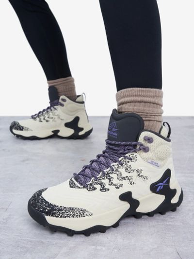 Лот: 25734417. Фото: 1. Ботинки утепленные женские Reebok... Другое (одежда, обувь, галантерея)