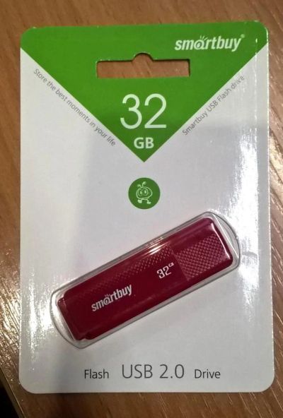 Лот: 11060611. Фото: 1. Флэш-накопитель "Smartbuy 32 GB. USB-флеш карты