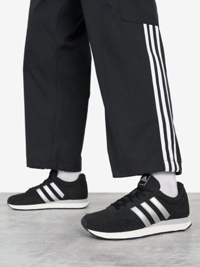 Лот: 25369720. Фото: 1. Кроссовки женские adidas Run 60... Кеды, кроссовки, слипоны