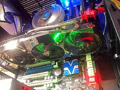 Лот: 4697397. Фото: 1. Gigabyte Radeon 6870 Overclocking... Видеокарты
