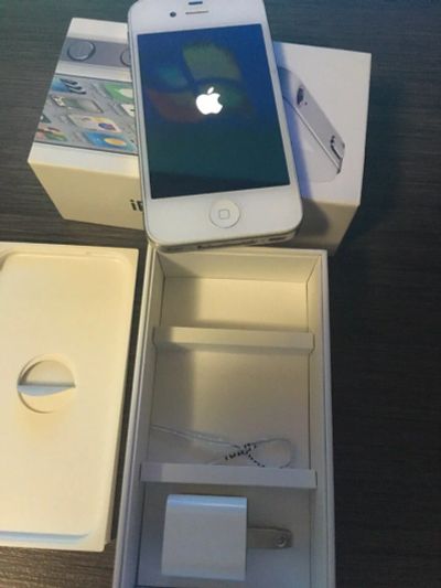 Лот: 10839168. Фото: 1. Iphone 4S 16Gb. Смартфоны