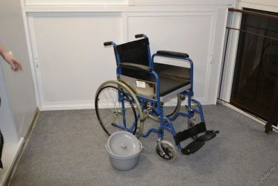 Лот: 7332219. Фото: 1. кресло коляска инвалидная c санитарным... Оборудование