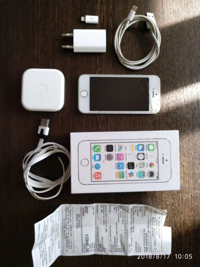 Лот: 11954772. Фото: 1. IPhone 5s, оригинал, не восстановленный... Смартфоны