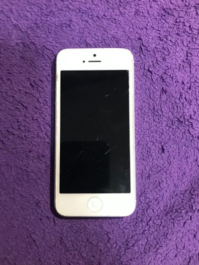Лот: 17292233. Фото: 1. Apple iPhone 5 16Gb. Белый. С... Смартфоны