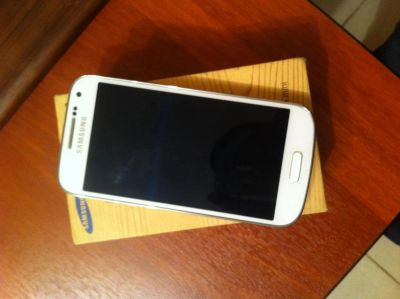 Лот: 4493074. Фото: 1. Samsung S4 mini в хорошем состоянии. Кнопочные мобильные телефоны