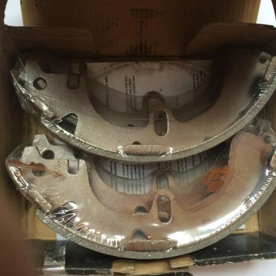 Лот: 5524448. Фото: 1. Колодки задние барабанные Toyota. Тормозная система