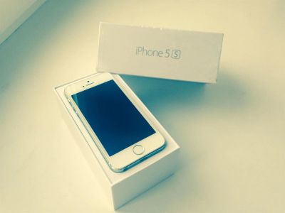 Лот: 3511480. Фото: 1. Apple iPhone 5s 16Gb White/Silver... Смартфоны