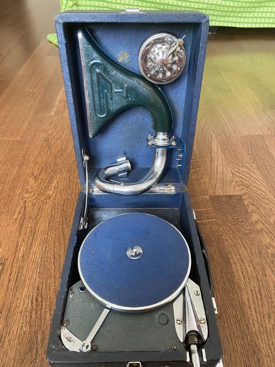 Лот: 19340701. Фото: 1. Продам патефон дорожный СССР. Предметы интерьера и быта