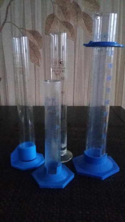 Лот: 5866840. Фото: 1. Цилиндр стеклянный мерный с носиком... Лабораторное оборудование, реактивы