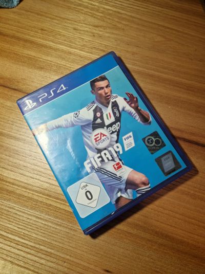 Лот: 25356174. Фото: 1. FIFA 19. Игры для консолей
