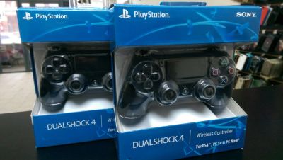 Лот: 11082549. Фото: 1. Джойстик PS4 Sony Dualshock 4. Рули, джойстики