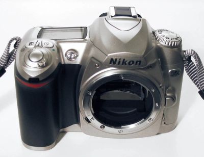 Лот: 3211592. Фото: 1. Nikon D50 body silver торг, обмен. Цифровые зеркальные