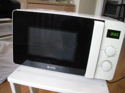 Лот: 23596652. Фото: 1. Микроволновка Vitek VT-2453W. Микроволновки, мини-печи