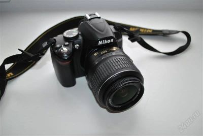 Лот: 2621126. Фото: 1. Продам Nikon D3000 Kit 18-55 VR... Цифровые зеркальные