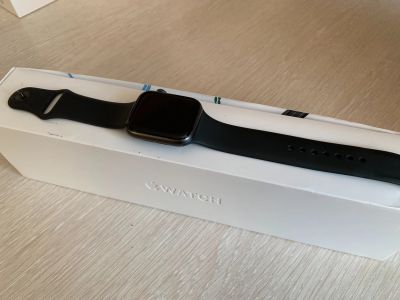 Лот: 17052754. Фото: 1. Часы apple watch 4 44mm. Смарт-часы, фитнес-браслеты, аксессуары
