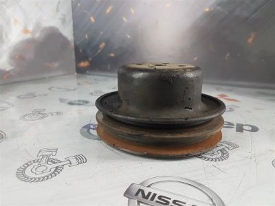Лот: 23592023. Фото: 1. Шкив помпы Mitsubishi FUSO Canter... Двигатель и элементы двигателя