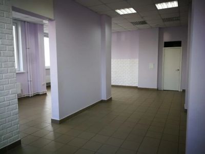 Лот: 16854270. Фото: 1. Сдам нежилое торговое помещение... Нежилое