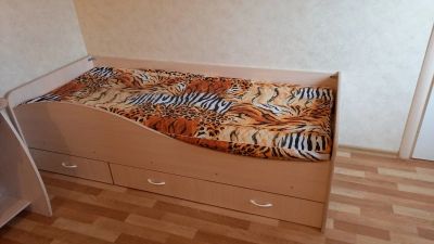 Лот: 18011012. Фото: 1. Кровать с выдвижными ящиками. Кровати