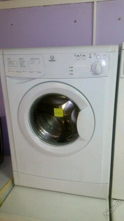 Лот: 5876039. Фото: 1. Стиральная машина Indesit WIU81... Стиральные машины