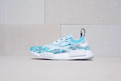 Лот: 11618050. Фото: 1. Кроссовки Adidas NMD R1 x Sneakersnstuff. Кеды, кроссовки, слипоны