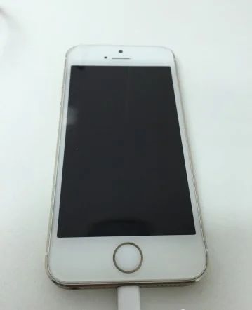 Лот: 6262672. Фото: 1. iphone 5s 64gb. Смартфоны