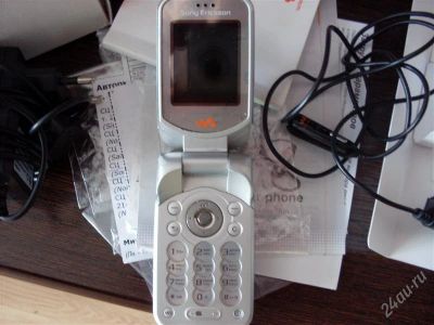 Лот: 1551616. Фото: 1. SonyEricsson W300 полный комплект. Кнопочные мобильные телефоны
