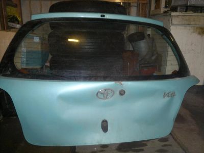 Лот: 3913158. Фото: 1. Дверь (мятая) задняя Toyota Vitz... Кузов