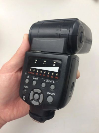 Лот: 10322466. Фото: 1. Фотовспышка Yongnuo Speedlite... Вспышки, осветители, рассеиватели