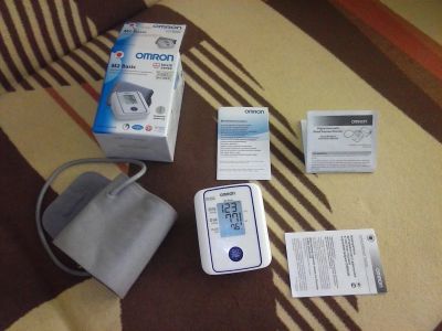 Лот: 7135406. Фото: 1. Тонометр Omron M2 Basic. Оборудование