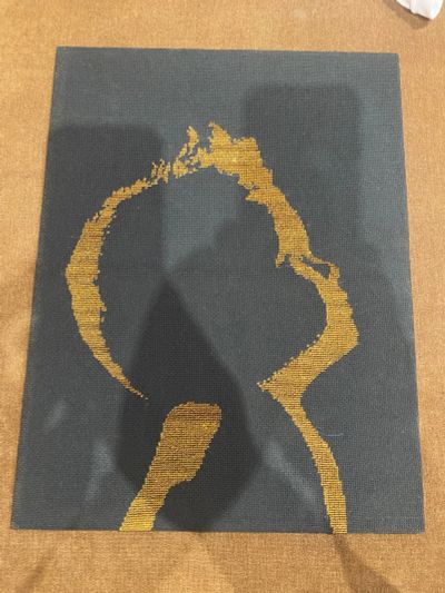 Лот: 25793075. Фото: 1. Вышивная картина «малыш» золото. Картины, рисунки