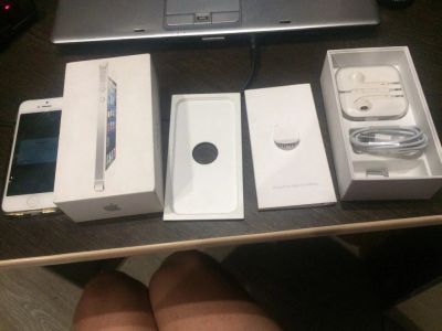 Лот: 10132102. Фото: 1. iphone 5 16 гб. Смартфоны