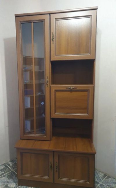 Лот: 25713709. Фото: 1. Шкаф комби с витриной. Гостиные, стенки, горки
