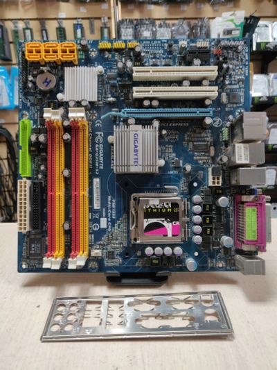 Лот: 21433698. Фото: 1. Мат. плата Gigabyte GA-Q35M-S2... Материнские платы